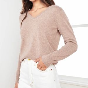 Quince 100% Cashmere V Neck Sweater Oatmeal Size M